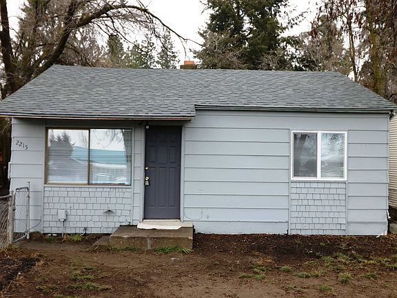 3rd image of 2215 E Weile Ave