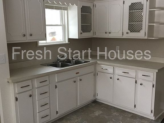 3rd image of 129 Hood Ave