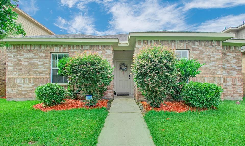 1st image of 18519 Avanta Cove Dr