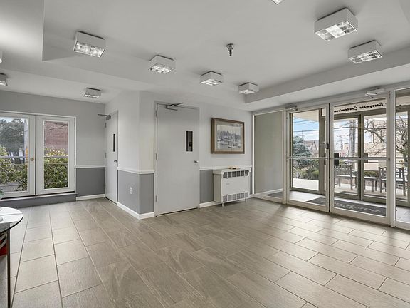 4th image of 501 N Barry Ave APT 3F