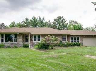 1057 Roma Ave, Roseville, MN 55113