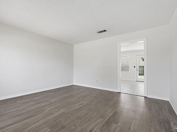 3rd image of 5719 Ventura Ln