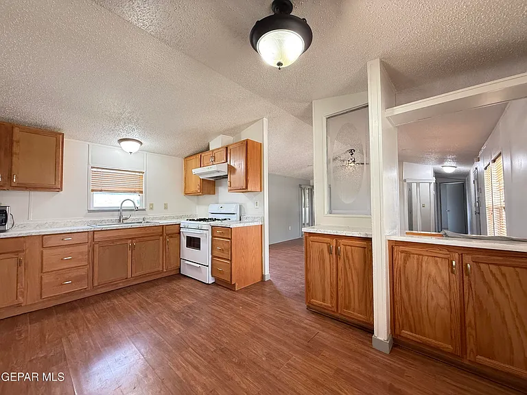 5941 Sixta Dr — Photo 17