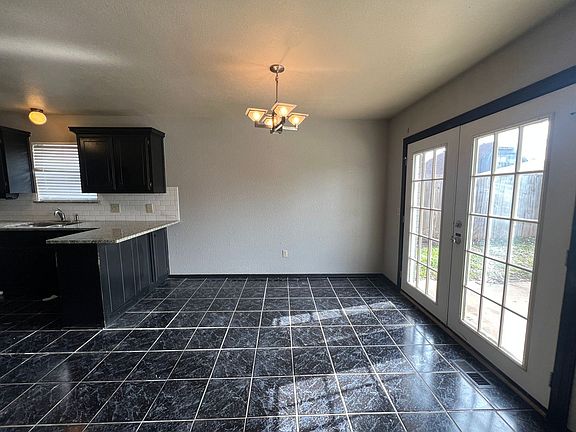 5th image of 2200 Summer Way Ln