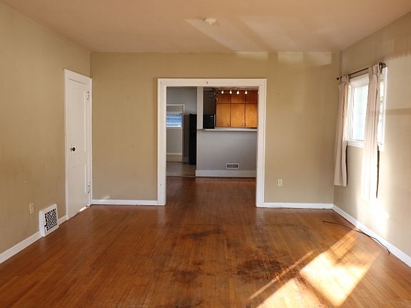 3rd image of 2203 Morehouse Ave