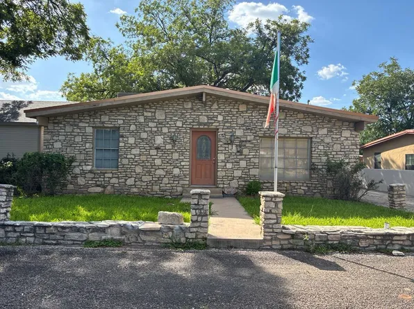 1712 Walnut Dr, Ozona, TX 76943