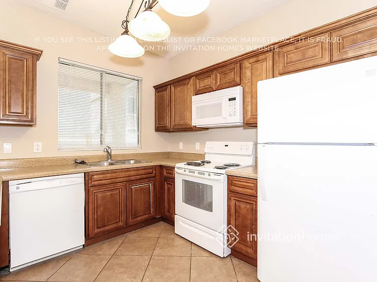 12170 W Yavapai Ln — Photo 4