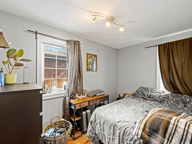 241 Bradley Ave — Photo 13