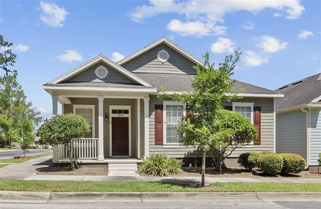 3 bed, 2.0 bath, 1455 sqft, $2,600 — Photo 1