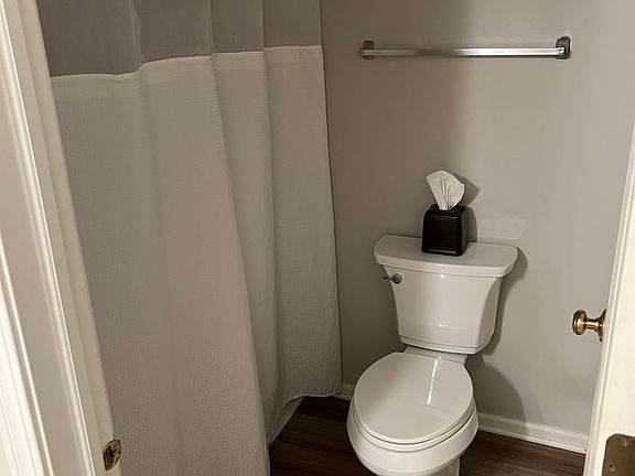 5th image of 2128 Fulham Dr