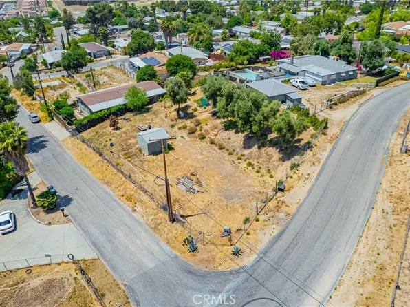 5 Mesa Dr #6, Lake Elsinore, CA 92530