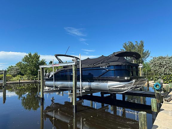 3rd image of 4692 SE Manatee Way