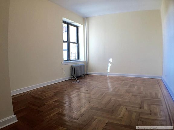 3rd image of 590 Fort Washington Ave APT 1L