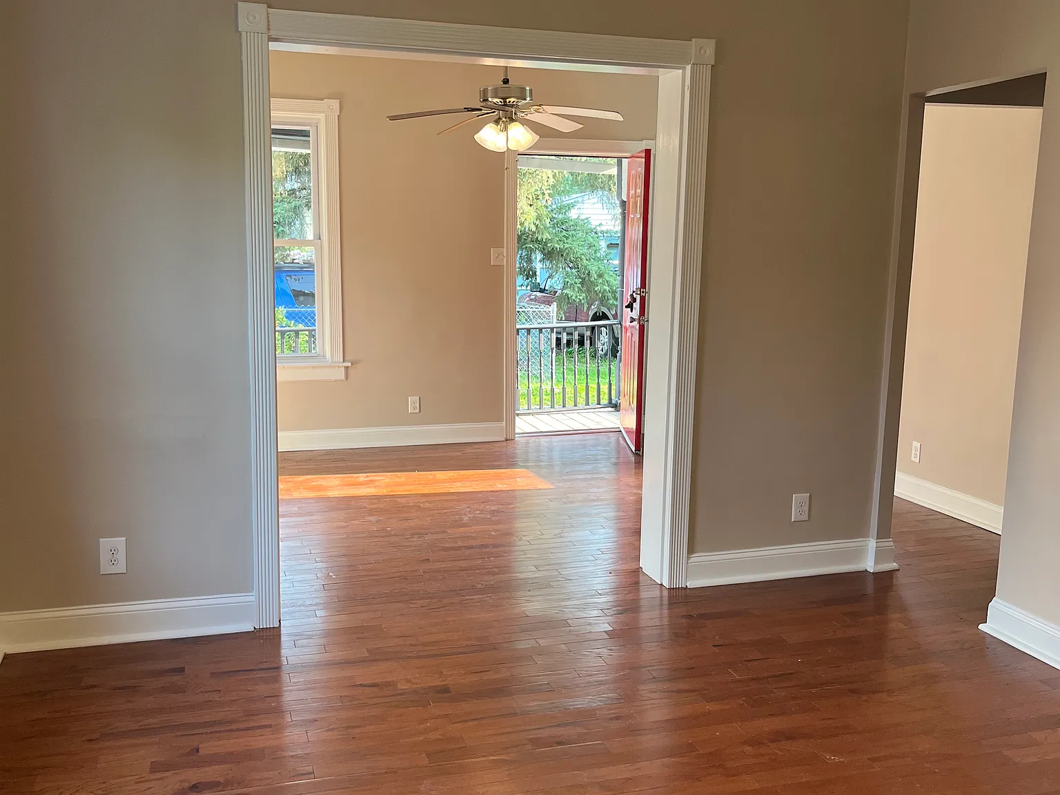 3 bed, 1188 sqft, $1,300 — Photo 3
