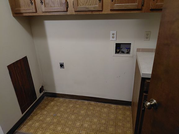 5th image of 1613 N Baker St APT C