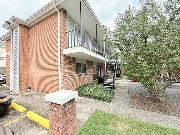 2nd image of 425 E 9th St APT 5