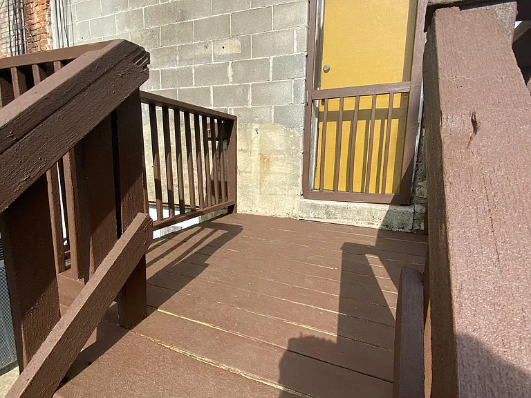 600 N Monroe St #1 — Photo 11