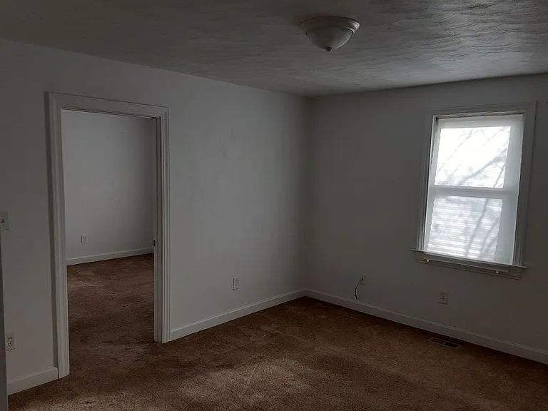 915 D St — Photo 3