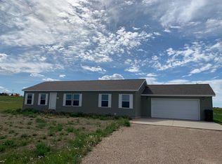 2645 Buffalo Hills Dr, Watford City, ND 58854