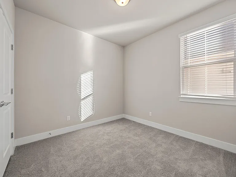 219 Pinnacle Ln — Photo 7