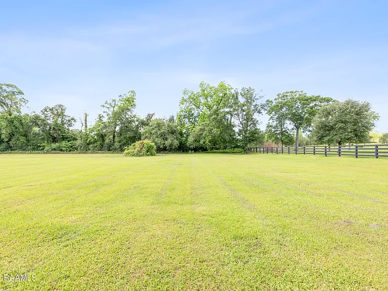 1120 E Butcher Switch Rd — Photo 31