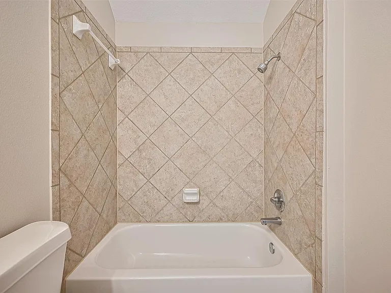 20834 Avery Cove Ln — Photo 34