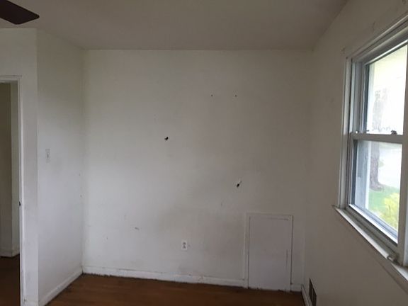 4th image of 2209 Alister Dr