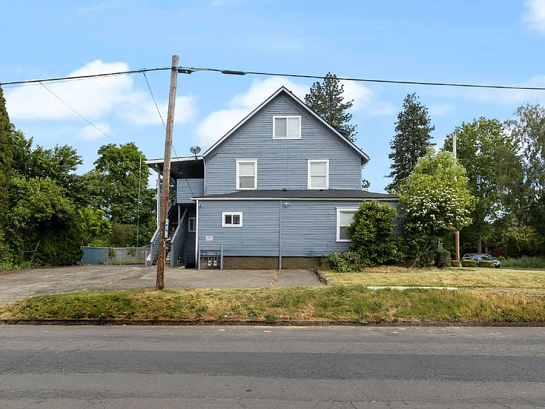 421 S College St #4 — Photo 17