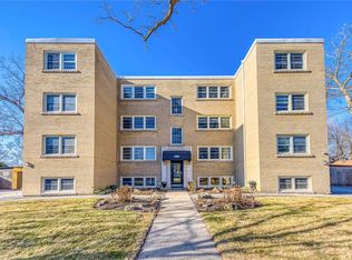 288 Reynolds St #1, Oakville, ON L6J3L4