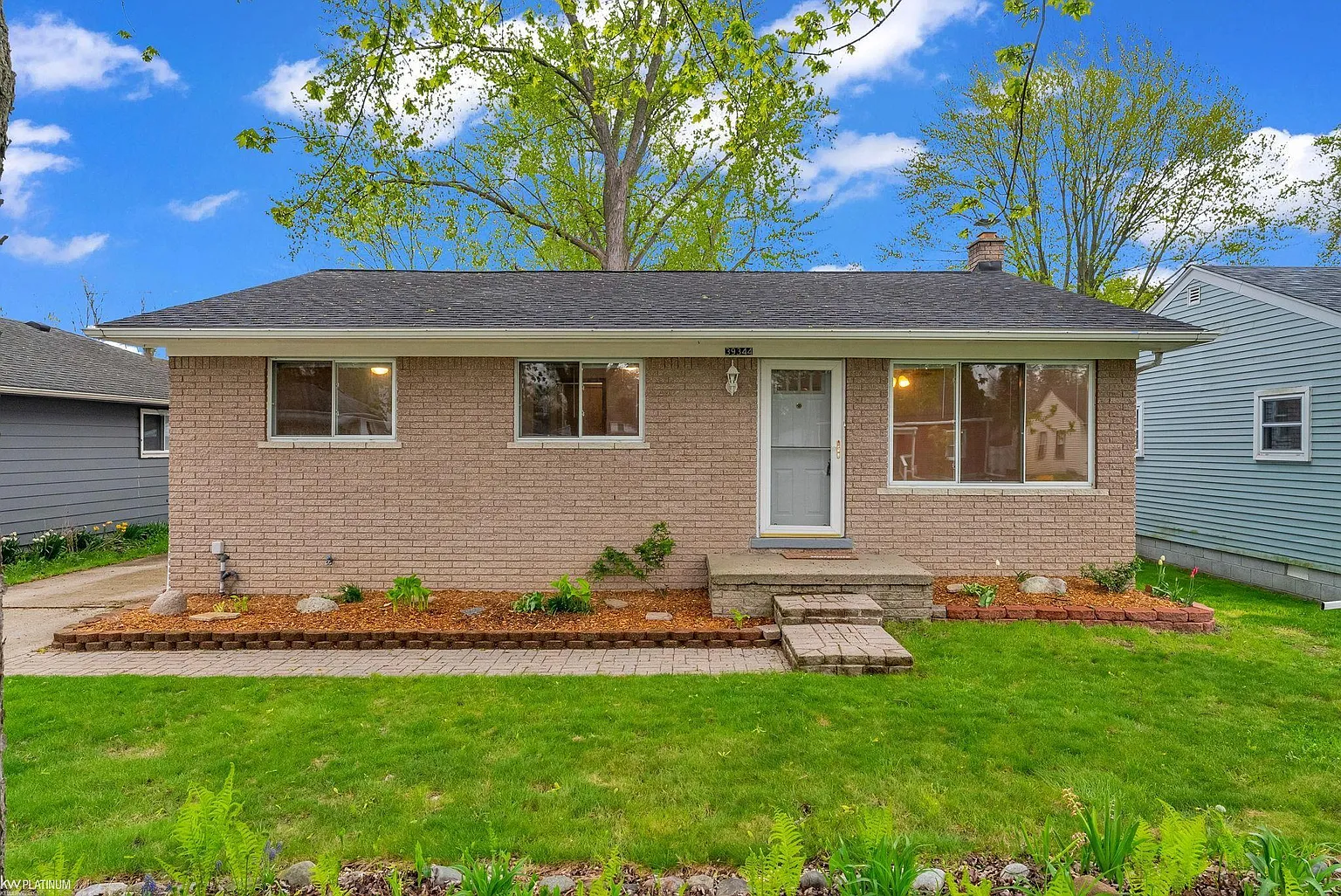 39344 Ormsby St photo 1