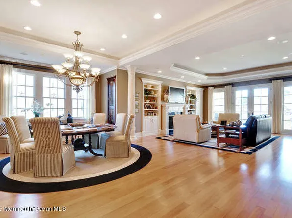 221 Oval Rd, Wall Township, NJ 08736