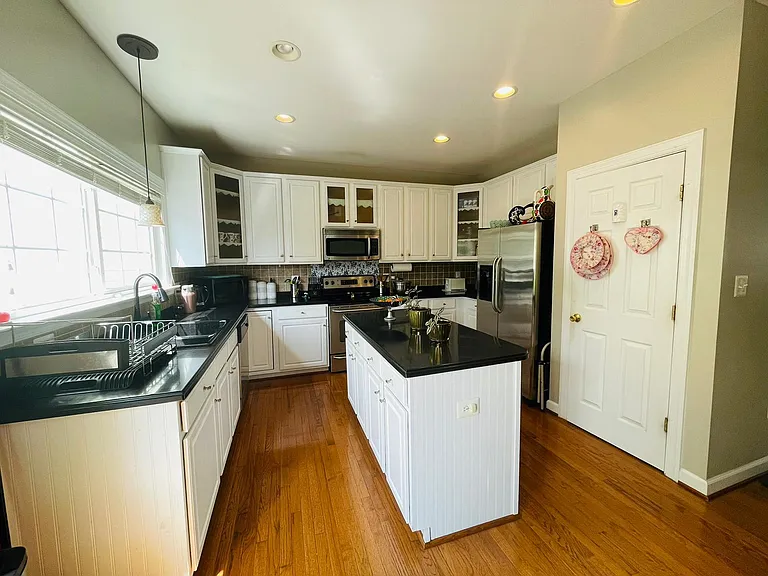 6204 Lawson Dr — Photo 4