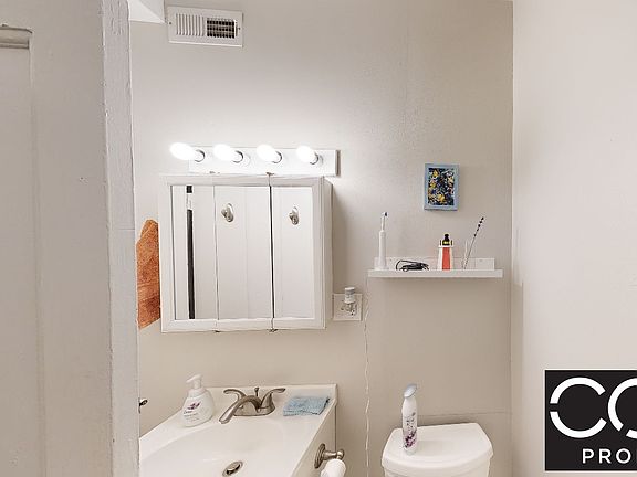 5th image of 26 Jfk St APT 1