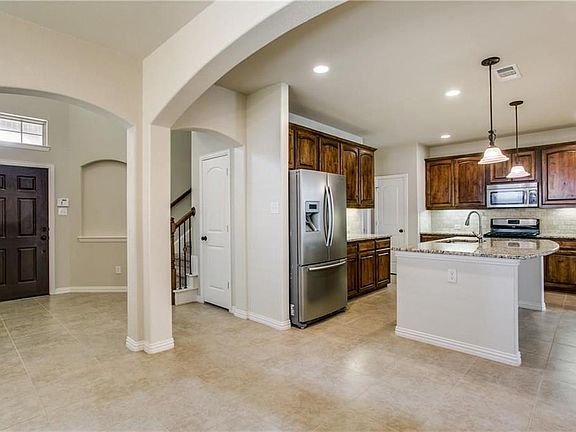 4th image of 313 Perkins Dr