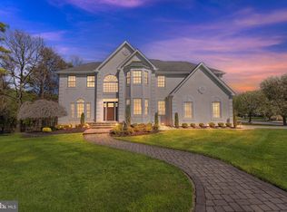 28 Regency Dr, Voorhees, NJ 08043