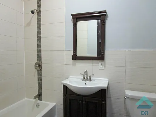 Rented by EXR | media 27