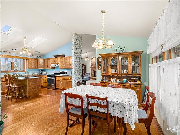 5th image of 1522 Lorraine Dr