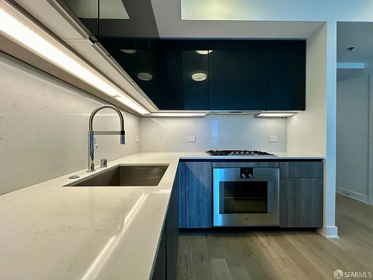 201 Folsom St #15D — Photo 9