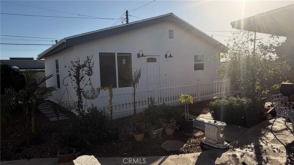 2 bed, 1087 sqft, $2,500 — Photo 2