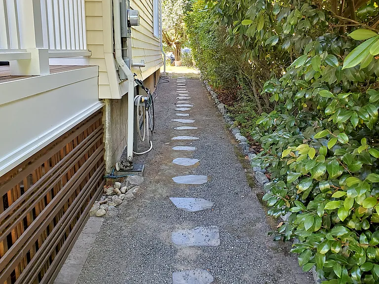 1126 Rainier Ave — Photo 10