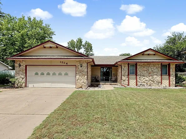 1224 N Armstrong Ct, Derby, KS 67037