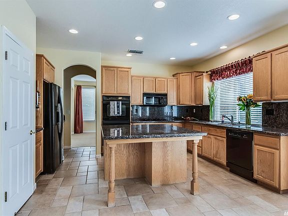 2nd image of 3065 Sutter Buttes Drive