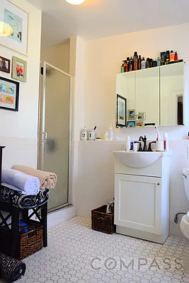 Rented by Compass | media 33