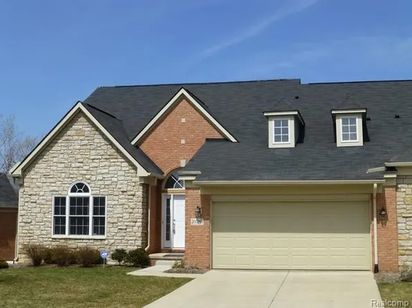 26588 Valhalla Dr #1, Farmington Hills, MI 48331
