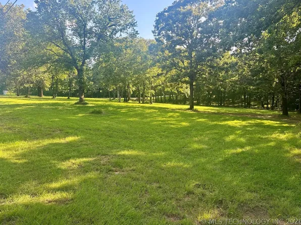 700 East Rd, Wagoner, OK 74467