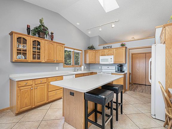 4th image of 16 Lighthouse Ln