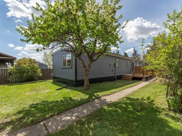 36 NW Big Hill Way SE, Airdrie, AB T4A 1M7