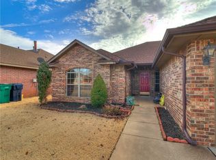 11120 SW 6th St, Yukon, OK 73099