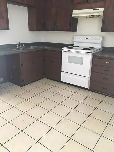 1976 Edwards Ave APT 3 photo 1