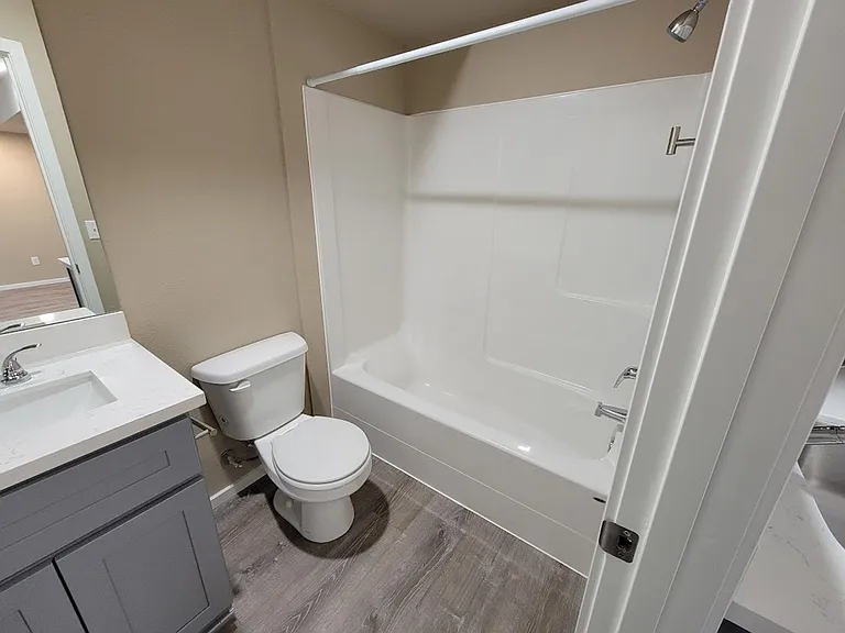 4045 Puget — Photo 11